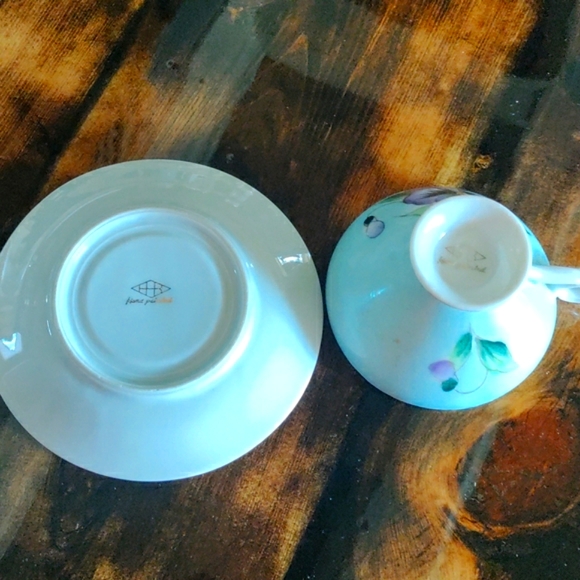 Pansy cup & saucer hand painted - Picture 6 of 7